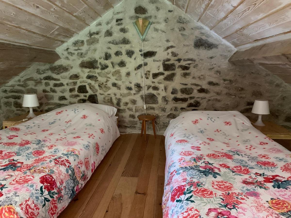 Petite Maison Conjat Saint-Julien-le-Petit エクステリア 写真